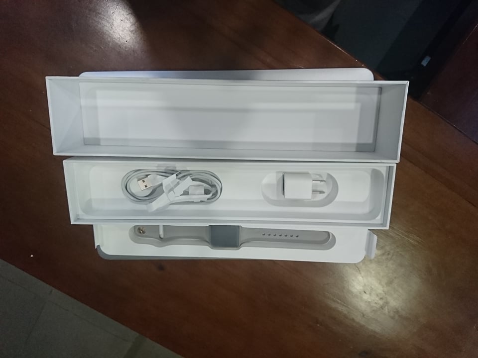 Bán Apple Watch Gen 2 38 mm - xách tay từ Mỹ